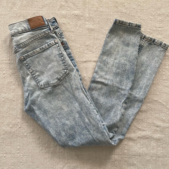 Ripped Jeans - Picture 2 of 5